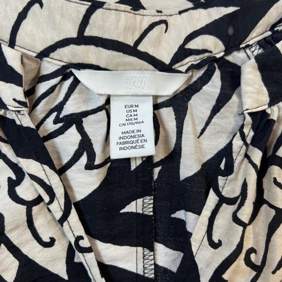 H&M Black White Abstract Print Dress M Fits L Flowy V-Neck Tunic Style Boho - Picture 7 of 7